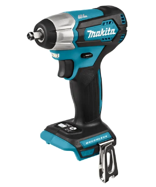 Makita DTW180Z aku udarni odvijač prikazan s metalnim nastavkom i ergonomski oblikovanim ručkom.