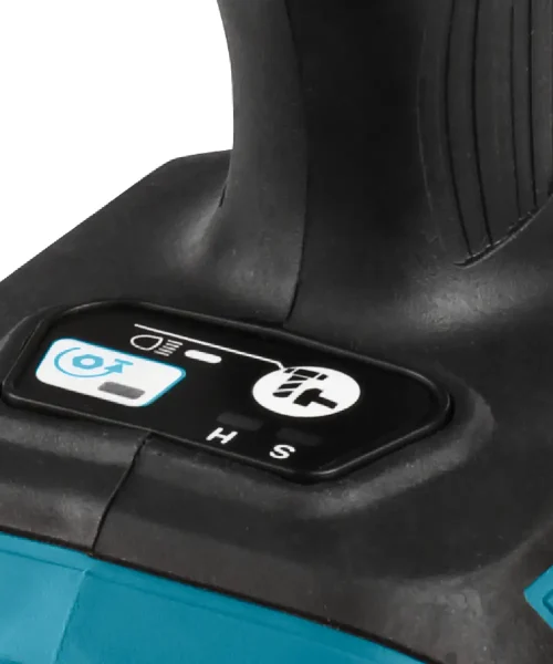 Makita DTW180Z aku udarni odvijač s kontrolnim gumbom i prikazom baterije.
