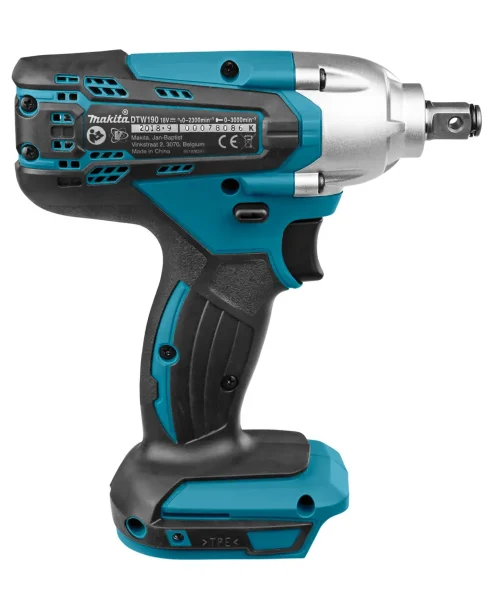 Makita DTW190Z aku udarni odvijač s plastičnim kućištem i metalnim nastavkom za pričvršćivanje.