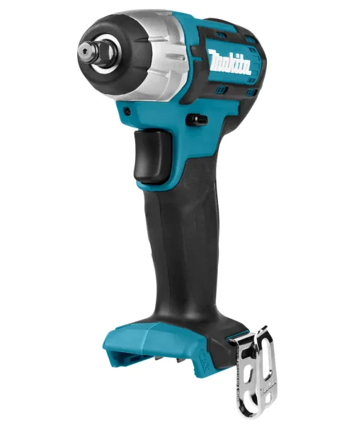Makita TW140DZ aku udarni odvijač s metalnim nastavkom i ergonomski dizajn.