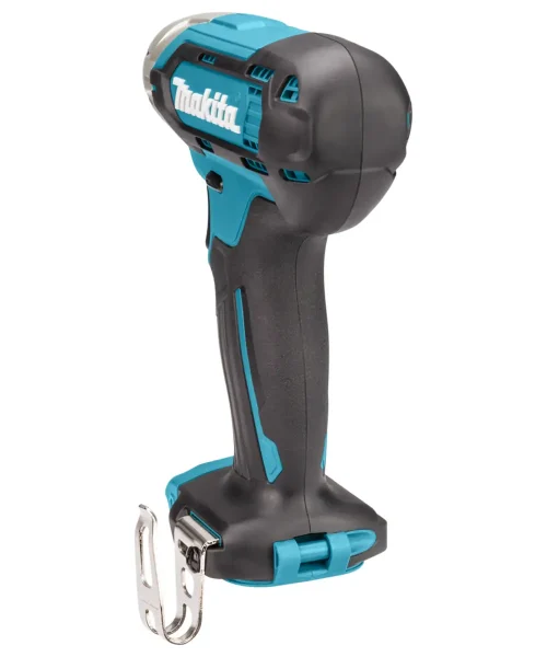 Makita TW140DZ aku udarni odvijač prikazan s crnim i plavim dizajnom, bez baterije, s metalnim kukom za pričvršćenje.