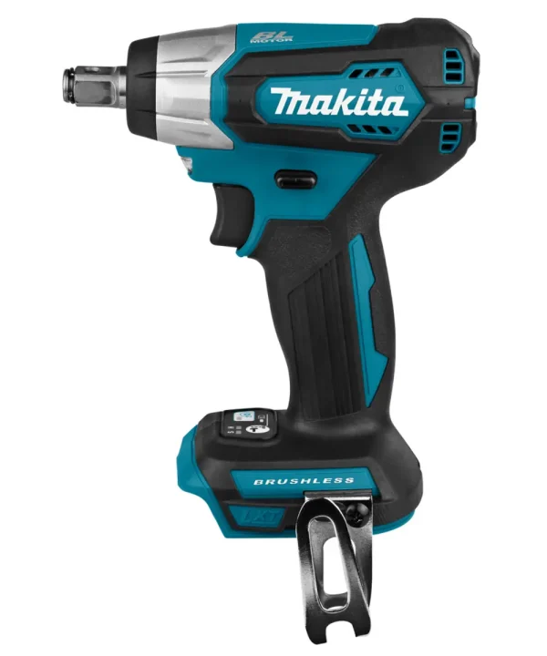 Makita DTW181Z aku udarni odvijač s crno-plavim kućištem i metalnim nastavkom.