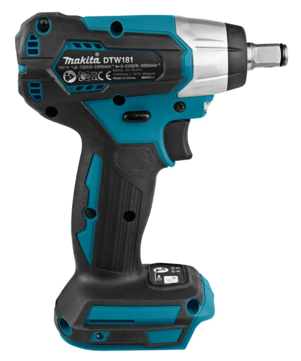 Makita DTW181Z aku udarni odvijač s crno-plavim kućištem i metalnim vrhom, prikazan u boji.