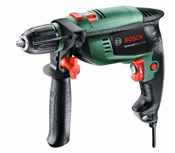 BOSCH UniversalImpact 700 udarna bušilica s crvenim i zelenim dijelovima, prikazana s priključkom za bušenje.