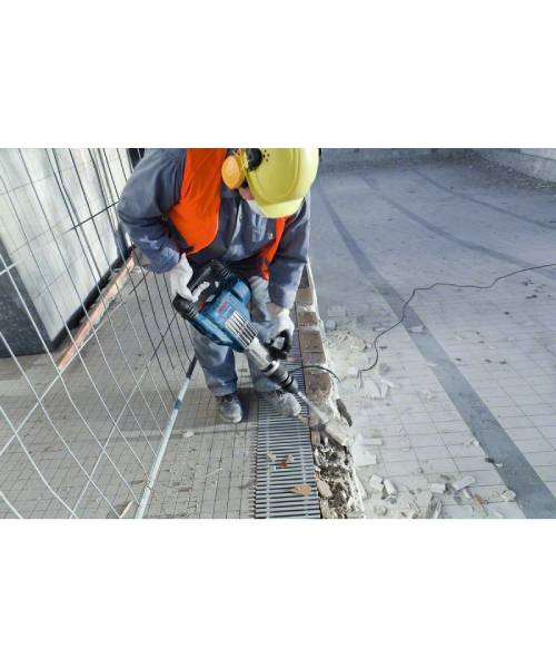 BOSCH udarni čekić GSH 11 VC + kovčeg
