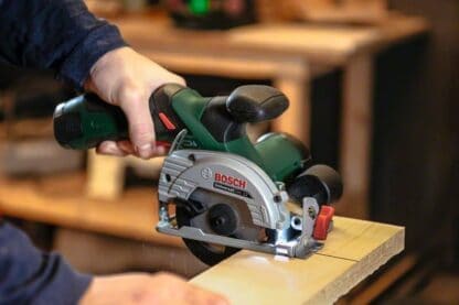 BOSCH aku ručna kružna pila UniversalCirc 12 1xAku 12V 2,5Ah