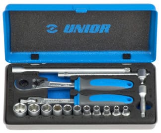 UNIOR set nasadnih ključeva i pribora 1/4″ u metalnoj kutiji 4-13/16