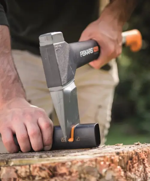 FISKARS oštrač noževa i sjekira Xsharp 1000601
