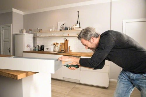 BOSCH aku izvijač PushDrive 3,6V + 32-dijelni set bitova