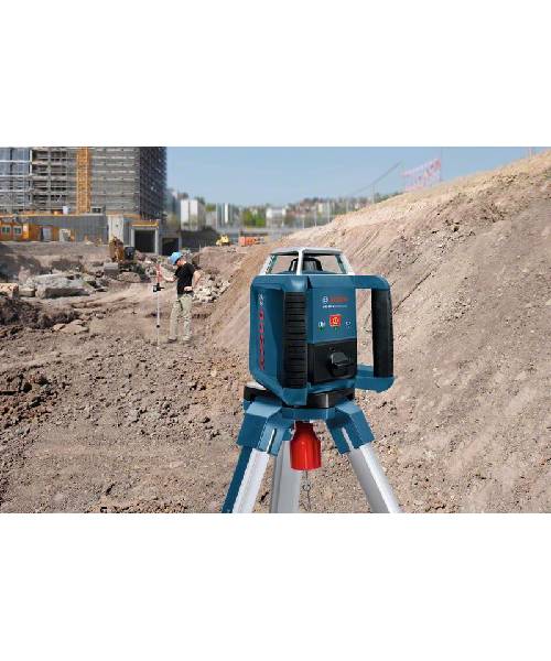 BOSCH građevinski laser GRL 400 H + BT 152 + mjerna letva + kovčeg