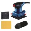 Bosch PRO GSS 140 A oscilirajuća brusilica s žutim brusnim papirom, crnim nastavkom i metalnom podloškom.