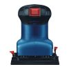 Bosch PRO GSS 140 A oscilirajuća brusilica s plavim kućištem i crvenim gumbom za uključivanje.