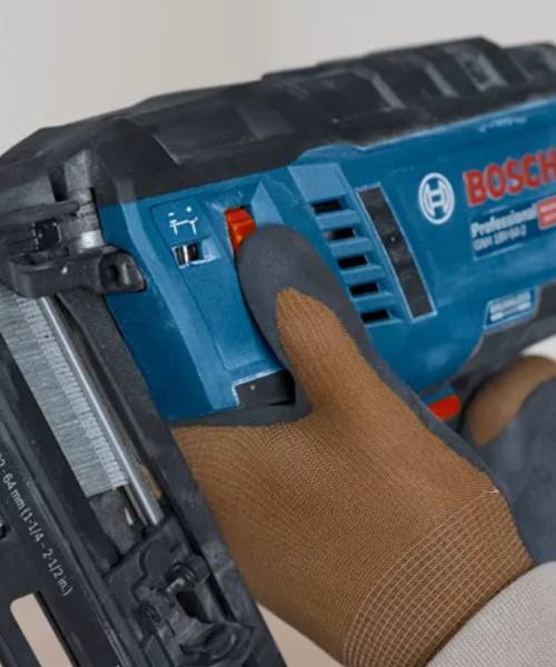 BOSCH aku pištolj za čavle GNH 18V-64-2