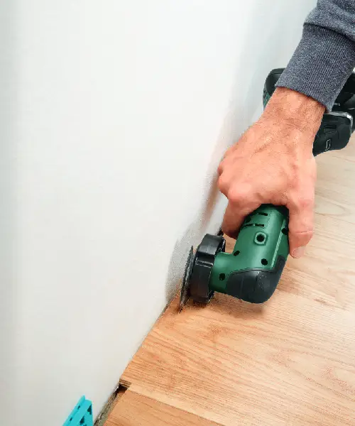 BOSCH aku višenamjenski alat UniversalMulti 18V-32