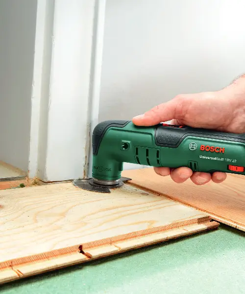 BOSCH aku višenamjenski alat UniversalMulti 18V-32