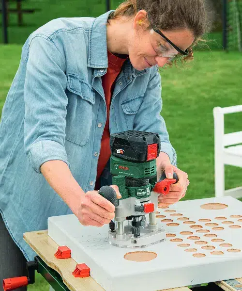 BOSCH aku glodalica rubova AdvancedTrimRouter 18V-8 + postolja + kovčeg