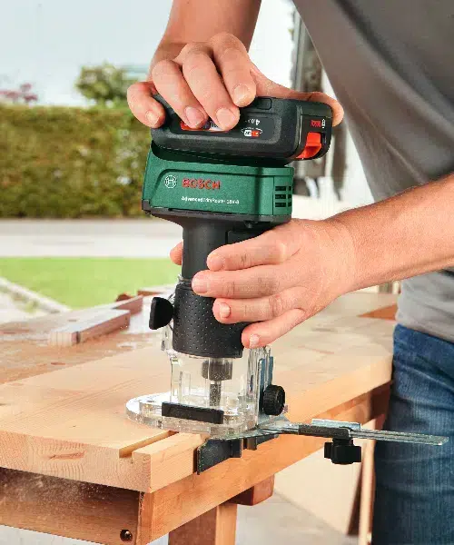 BOSCH aku glodalica rubova AdvancedTrimRouter 18V-8 + postolja + kovčeg