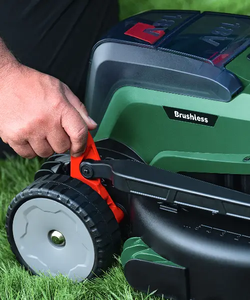 BOSCH aku kosilica UniversalRotak 2x18V-37-550