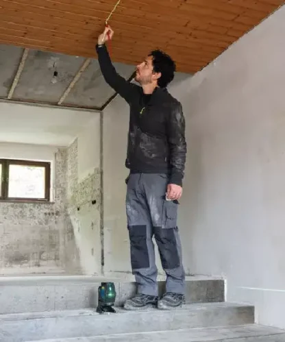 BOSCH križni laserski nivelir GCL 12V-50-22 CG 1xAku 12V 2,0Ah + L-BOXX