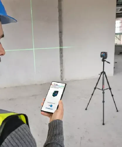 BOSCH križni laserski nivelir GCL 12V-50-22 CG + BT 150