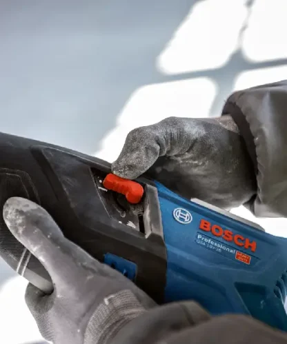 BOSCH aku recipročna pila GSA 18V-28 + 25-dijelni set listova pile