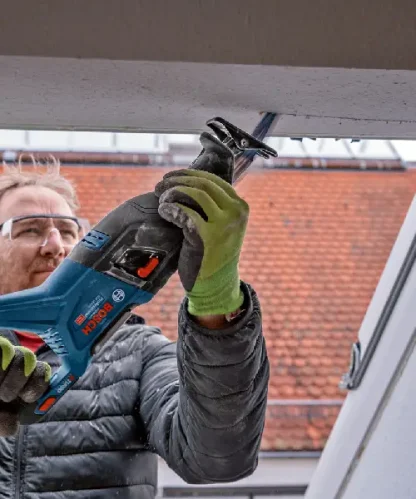BOSCH aku recipročna pila GSA 18V-28 + 25-dijelni set listova pile