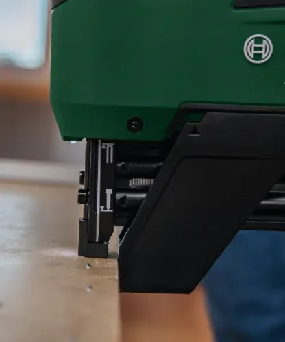 BOSCH aku klamerica AdvancedTacker 18V-25