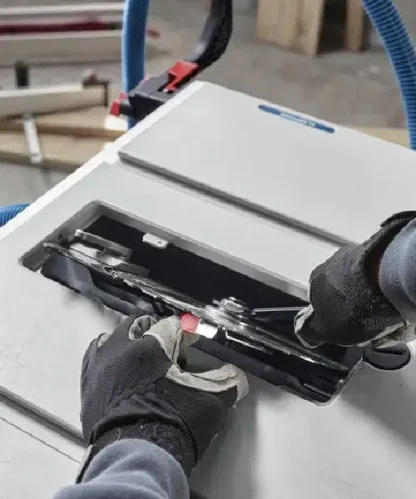 BOSCH stolna pila GTS 70-216