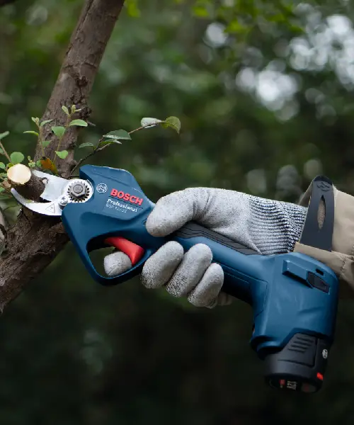 BOSCH aku škare za grane GGP 12V-25 2xAku 12V 3,0Ah