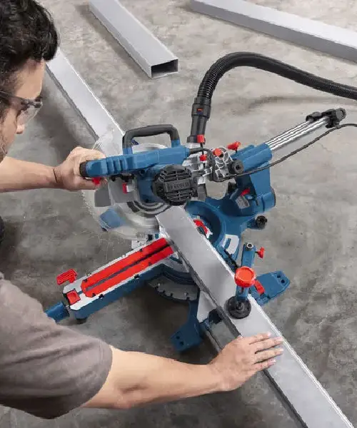 BOSCH potezno-nagibna pila GCM305-216S (4)