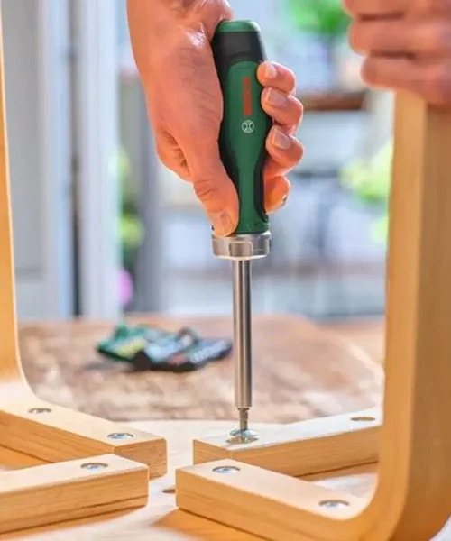 BOSCH 64-dijelni set ručnog alata s kovčegom