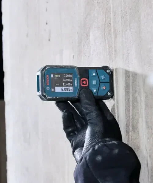 BOSCH digitalni laserski daljinomjer PRO GLM70-32