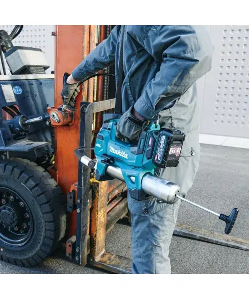 MAKITA aku mazalica GP001GZ