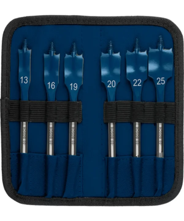 Bosch plosnata svrdla set 13 25 mm u fokusu u kovčegu.