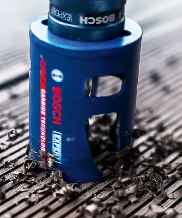 Bosch Expert crna kružnica s plavom tijelom i natpisom Bosch.