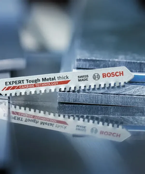 Bosch Expert Tough Metal thick carbide blade on metal workpiece.