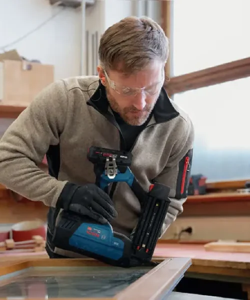 BOSCH aku pištolj za čavle PRO GNH18V-50-2M + L-BOXX