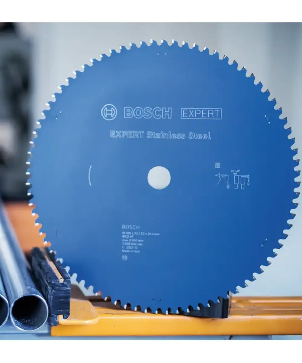 Bosch Expert inox pilu za suho rezanje inoxa, 255-355 mm, na radnoj površini.