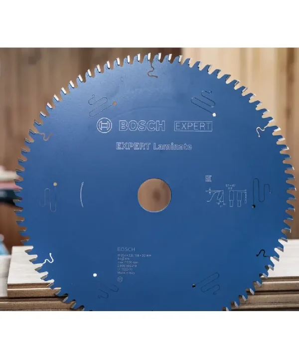Pila za laminat BOSCH EXPERT 216-254 mm, precizna i oštra za rezanje.
