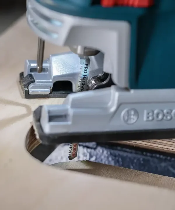 Bosch PRO T101AOF ubodna pila u akciji.